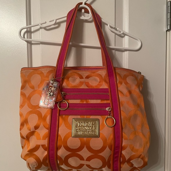 Coach Handbag - Picture 2 of 7